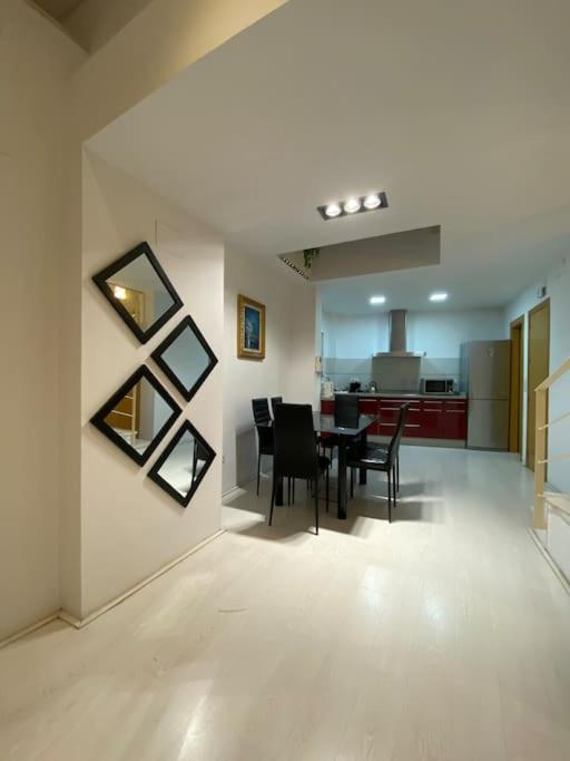 Luxury Complete Building In The Heart Of Севилья Экстерьер фото